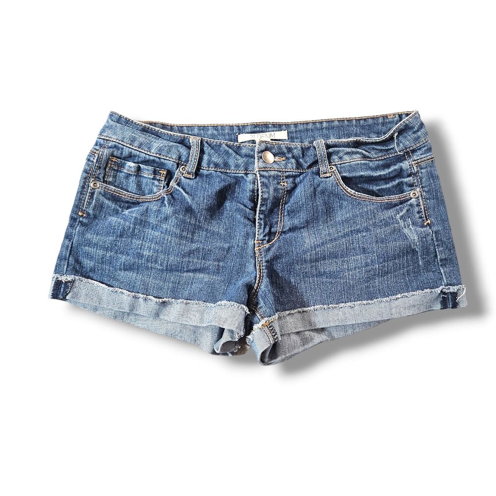 Forever 21 Denim Shorts Size 29 Dark Wash Cuffed Belted Waist 5-Pocket Hot Pants